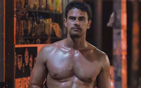 theo james nudo|Theo James nude scene in The White Lotus felt natural